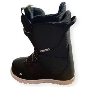 Kids' Burton Smalls BOA® Snowboard Boots Kids Size 6K in Black